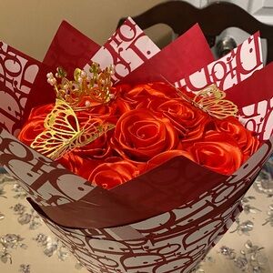 Elegant Orange Rose Bouquet with Gold Accents